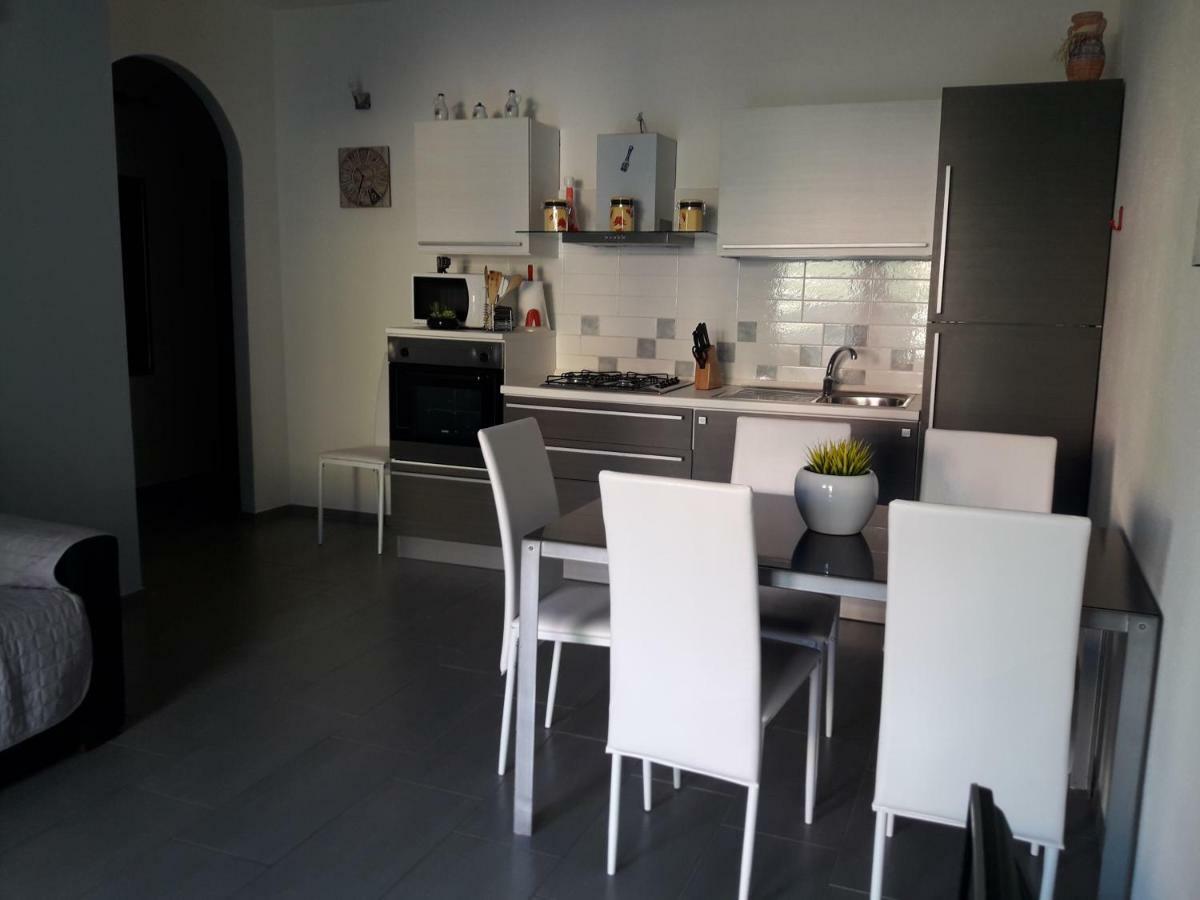 Lucrezia Apartment Valledoria  Bagian luar foto