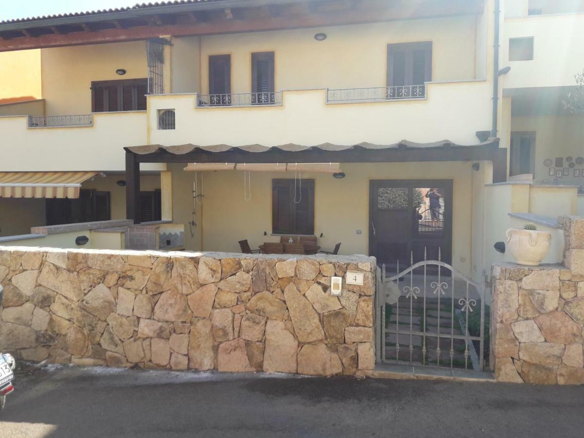 Lucrezia Apartment Valledoria  Bagian luar foto