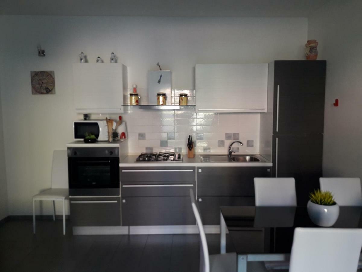 Lucrezia Apartment Valledoria  Bagian luar foto